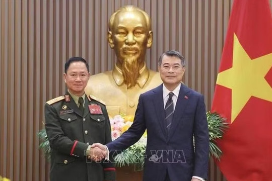 Thủ tướng tiếp Phó Thủ tướng, Bộ trưởng Quốc phòng Lào