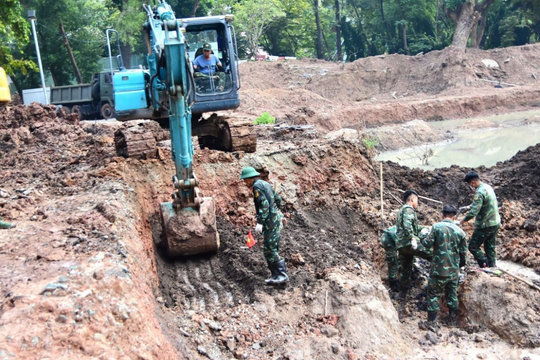 Tiếp tục tìm thấy hài cốt liệt sĩ tại Công viên Lê Thị Riêng