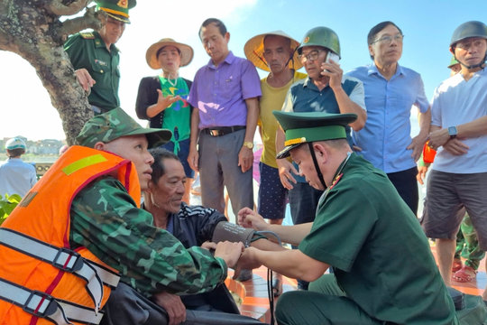Tìm thấy ngư dân mất tích gần 2 ngày trên biển