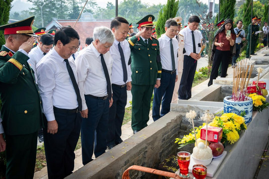 Tuyên Quang tổ chức an táng 93 hài cốt liệt sĩ tại Nghĩa trang Quốc gia Vị Xuyên