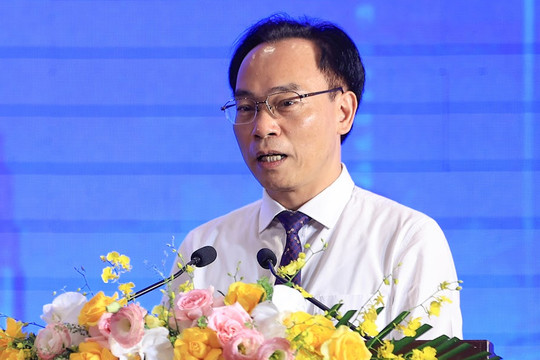 Bộ trưởng GD&ĐT: Lạm dụng AI có thể làm chậm phát triển tư duy