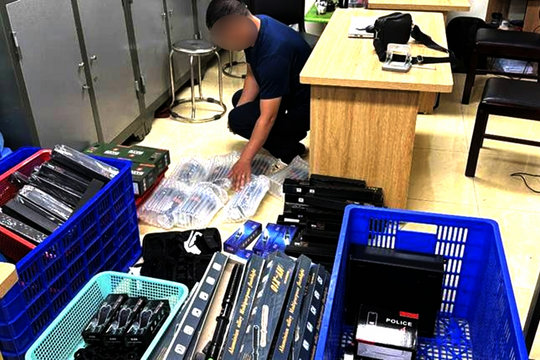 Hà Nội thu giữ gần 600 công cụ hỗ trợ rao bán trên mạng