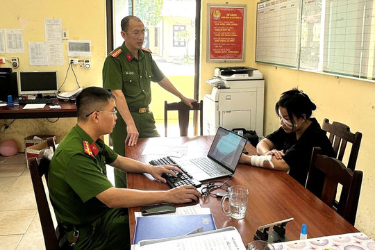 Khởi tố cô gái giật thẻ, bẻ gậy chỉ huy giao thông của an ninh thôn