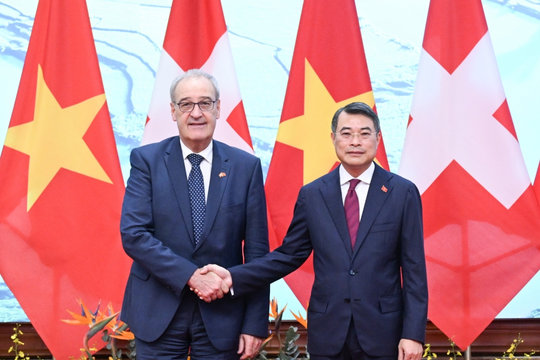 Thủ tướng Lê Minh Hưng hội kiến Tổng thống Thụy Sỹ