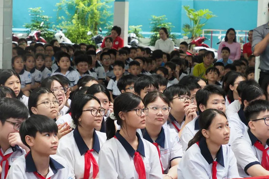 Hơn 2.400 cán bộ quản lý làm giáo viên sau sắp xếp cơ sở giáo dục ở TP.HCM