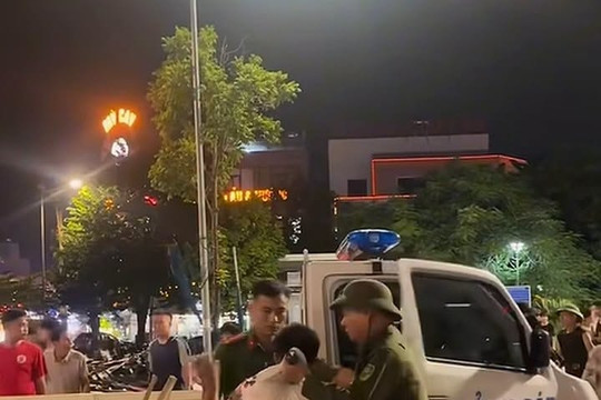 Công an mời nam thanh niên livestream nhảy múa tại công viên Lãm Làng về làm việc