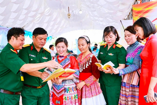 Đưa pháp luật đến với bà con dân tộc thiểu số ở Lâm Đồng bằng chuyện đời thường
