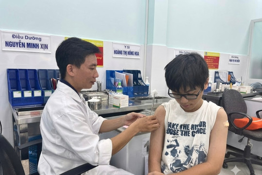 Vì sao trẻ đã tiêm vaccine vẫn có thể mắc não mô cầu?
