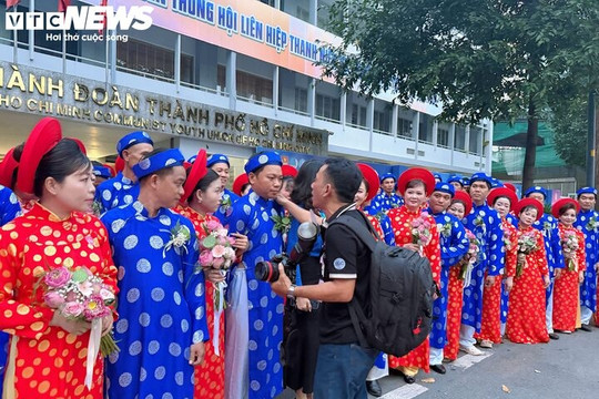 Người đàn ông hơn 10 năm chụp ảnh cưới miễn phí cho các cặp vợ chồng nghèo