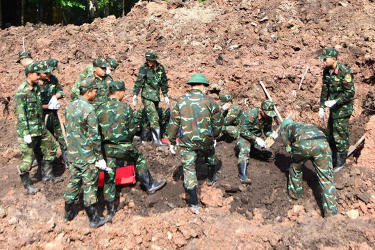 Phát hiện 10 hài cốt liệt sĩ, 4 di vật kèm theo tại Công viên Lê Thị Riêng