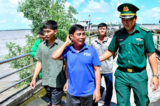 Bộ đội Biên phòng Cần Thơ cứu kịp thời 4 ngư dân gặp nạn trên biển