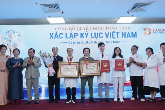 Ca phẫu thuật cắt bỏ 17,1kg da thừa được xác lập kỷ lục Việt Nam