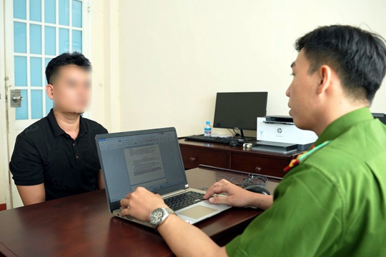 Bắt nghi phạm dùng dao cướp tiệm vàng ở TP.HCM sau 40 phút
