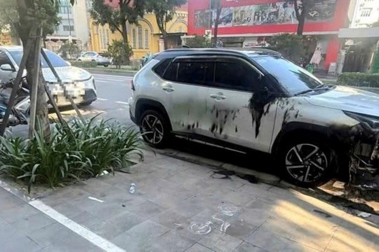 Huế đã xác định nghi phạm đốt phá 2 ô tô trên đường Hà Nội