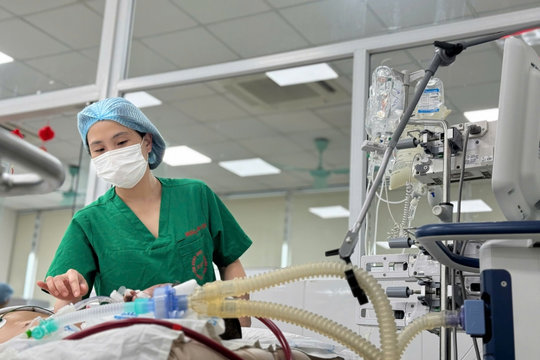 Sốt xuất huyết diễn biến nặng ở nam thanh niên không có bệnh nền