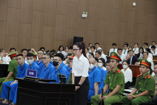 Khối vàng hơn 220 tỷ cùng túi xách hàng hiệu thu giữ tại nhà bạn gái Mr Pips