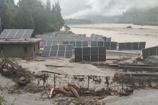 Vỡ hồ băng ở Bhutan: 7,4 triệu khối nước đe dọa phá hủy thủy điện