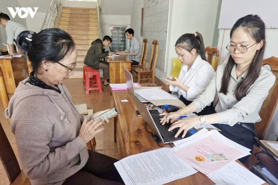 Đề xuất hỗ trợ 500.000 đồng/tháng cho người làm công tác đảng không chuyên trách